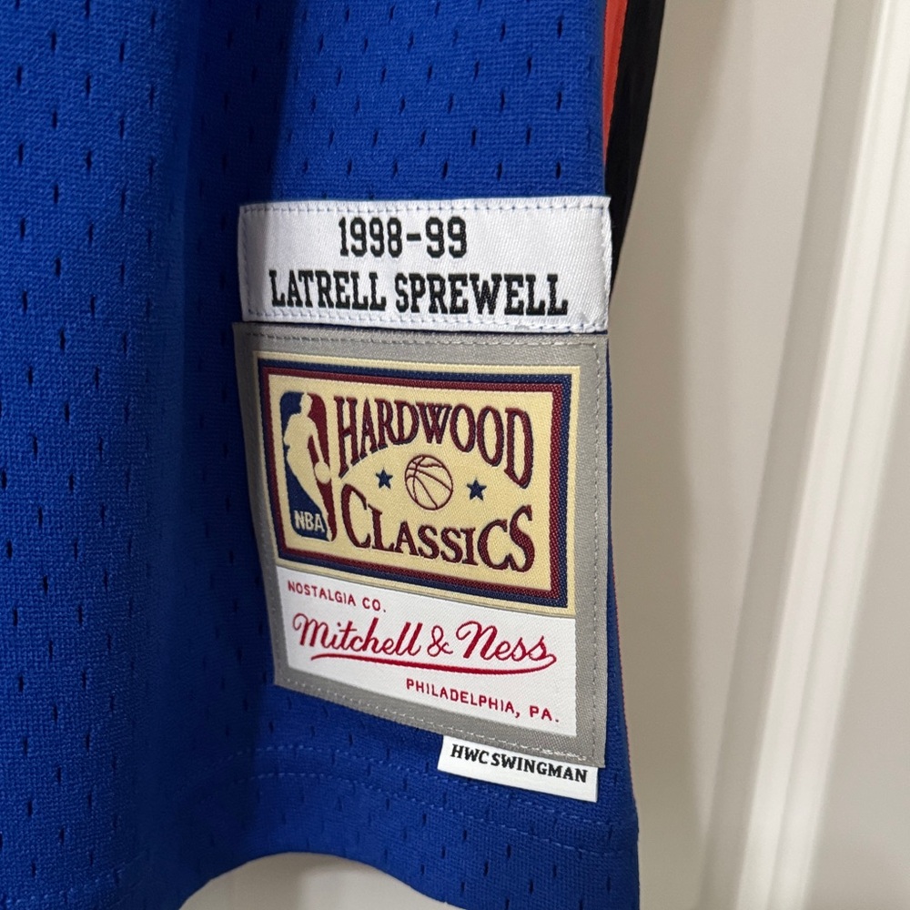 Mitchell & Ness Blue New York Knicks Jersey with Red Accents - Picture 4 of 5